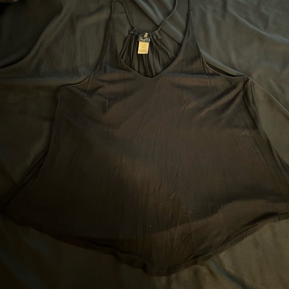 Junior’s Love J flowy sexy tank in size xl